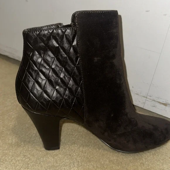 BCBG brown suede Quilted Ankle Boots - Picture 3 of 6